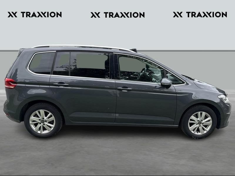 Volkswagen Touran 1.5 TSI Highline DSG | Pano | Camera, Automaat, Monovolume, 1498 cc, 124 g/km
