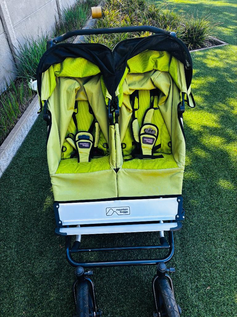 Mountain buggy duo, Enfants & Bébés, Buggys, Utilisé, Autres marques, Modèle duo, Protection de pluie, Dossier réglable, Ombrelle