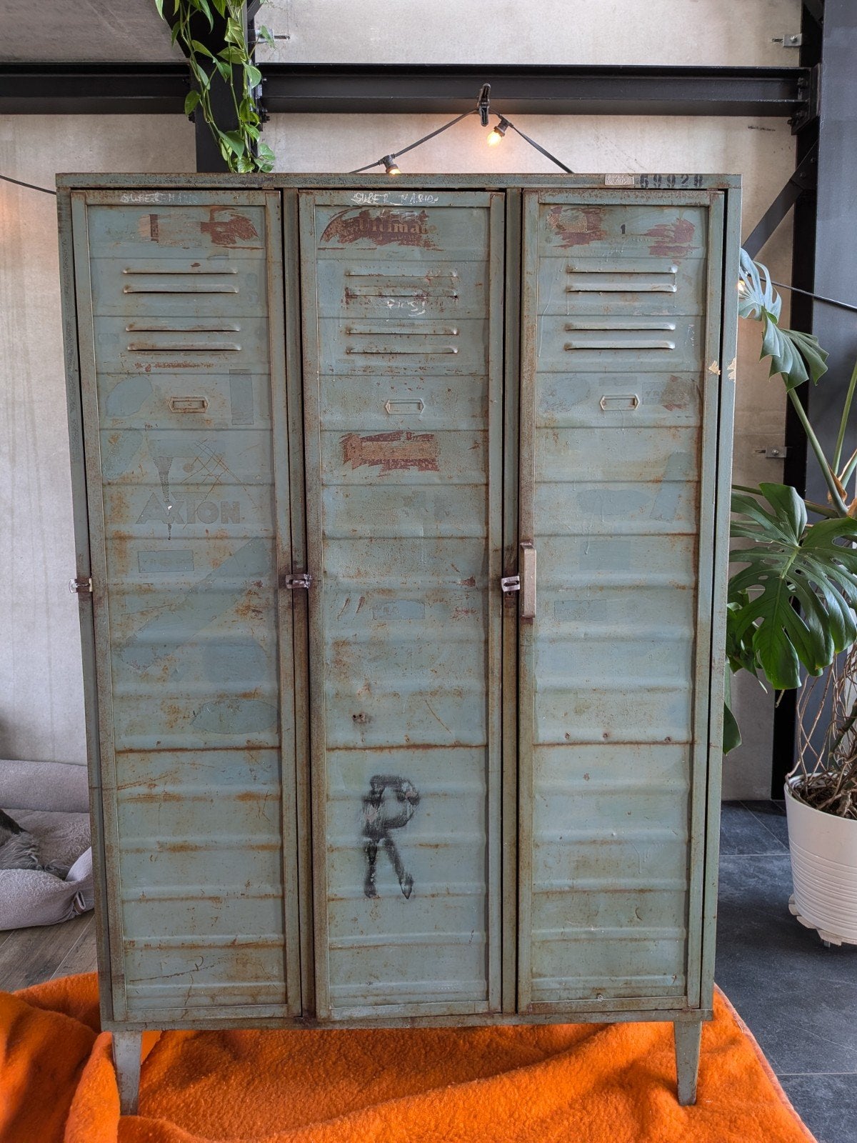 Antieke metalen lockerkast, Antiek en Kunst, Ophalen