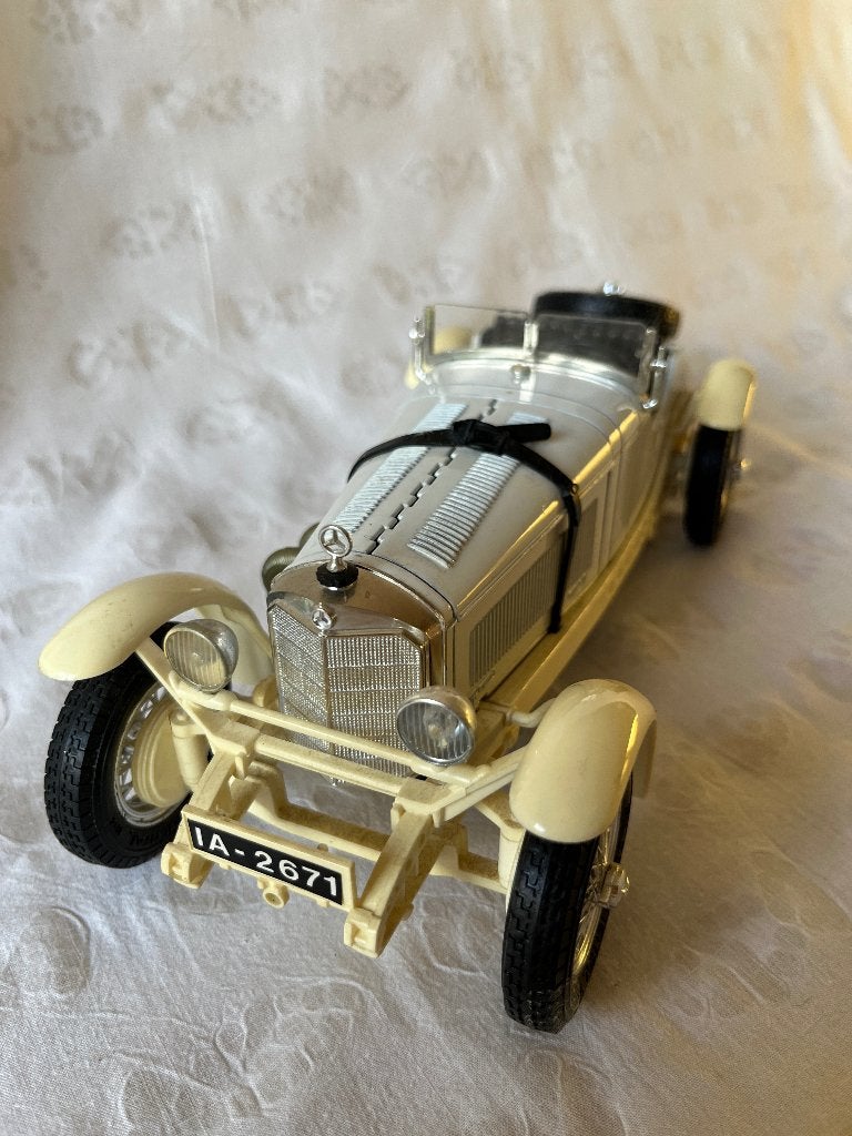 Modelauto Mercedes Benz SSKL 1931 - Merk Burago, Hobby en Vrije tijd, Ophalen of Verzenden, Zo goed als nieuw, Auto, Burago