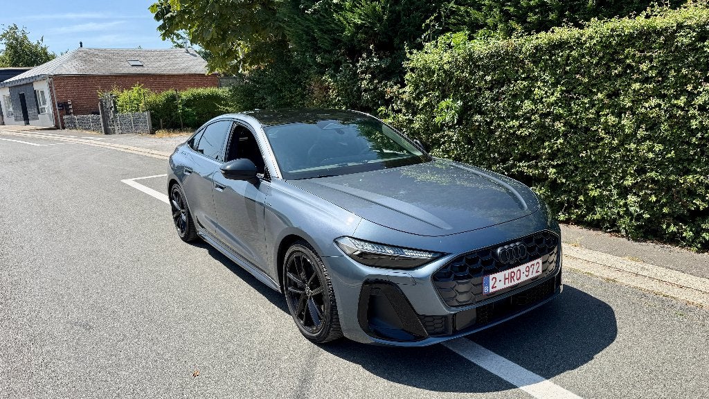 Audi A5 Berline e-hybrid quattro – 2025 – 27 000 km 299ch, Auto's, Automaat, Dealer onderhouden, 1984 cc, Blauw