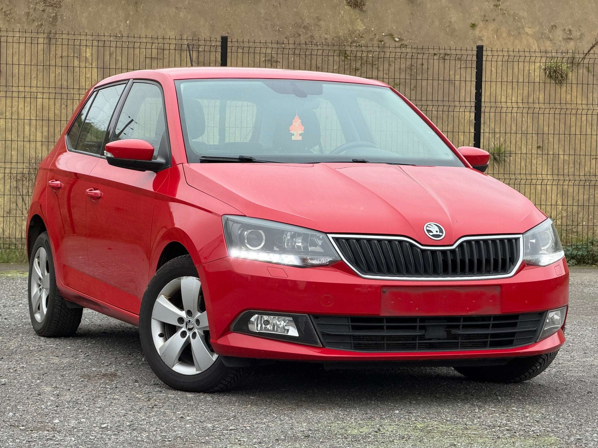 Skoda Fabia Fabia 1.4 CR TDi • PRIX MARCHAND (bj 2017), Auto's, Voorwielaandrijving, Stof, Gebruikt, https://public.car-pass.be/vhr/807014aa-d7d6-4886-8d27-36d9a74943d9