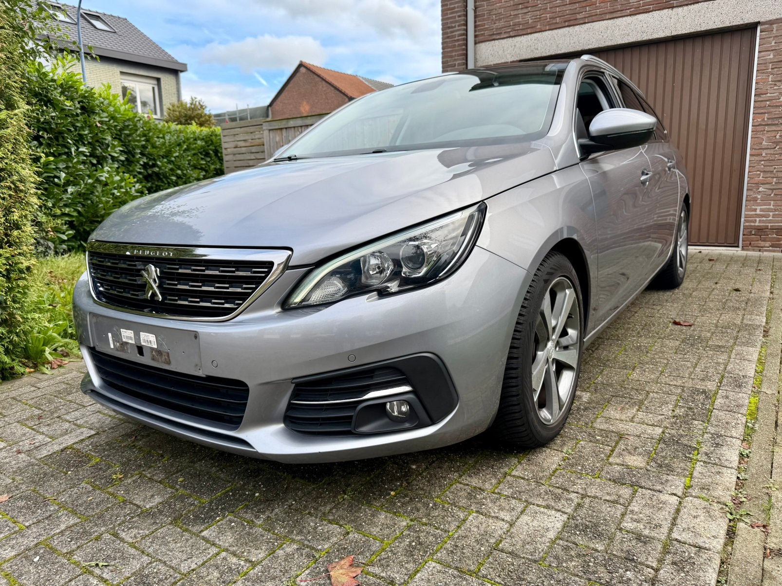 Peugeot 308 Sw / 1.2 Benzine / Euro 6, Auto's, Leder en Stof, Bedrijf, https://public.car-pass.be/vhr/c53d8bf0-500f-4449-909d-db02014b58e1