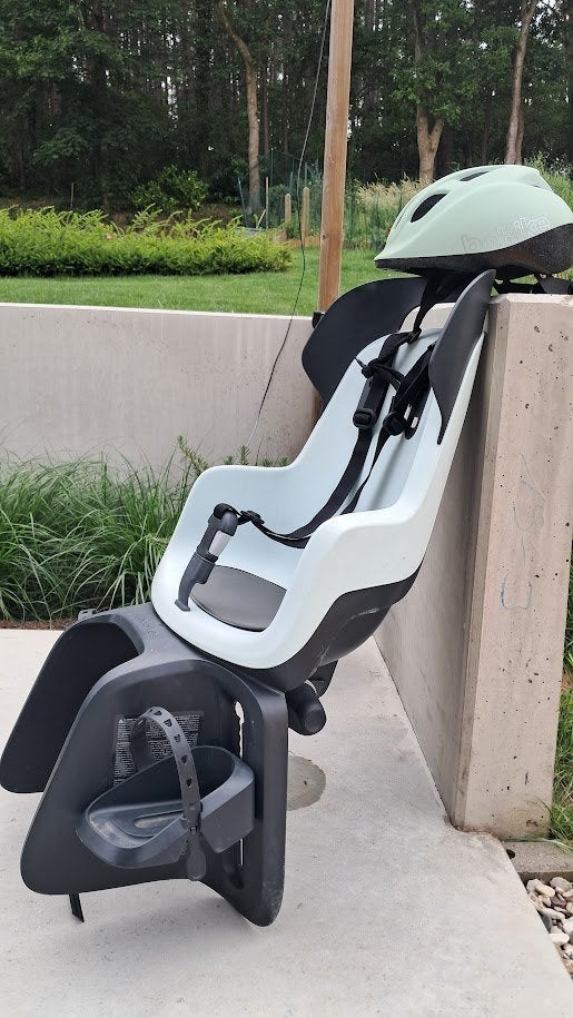 Fietsstoel Bobike + helm, Fietsen en Brommers, Ophalen, Achterzitje, Bobike, Gebruikt