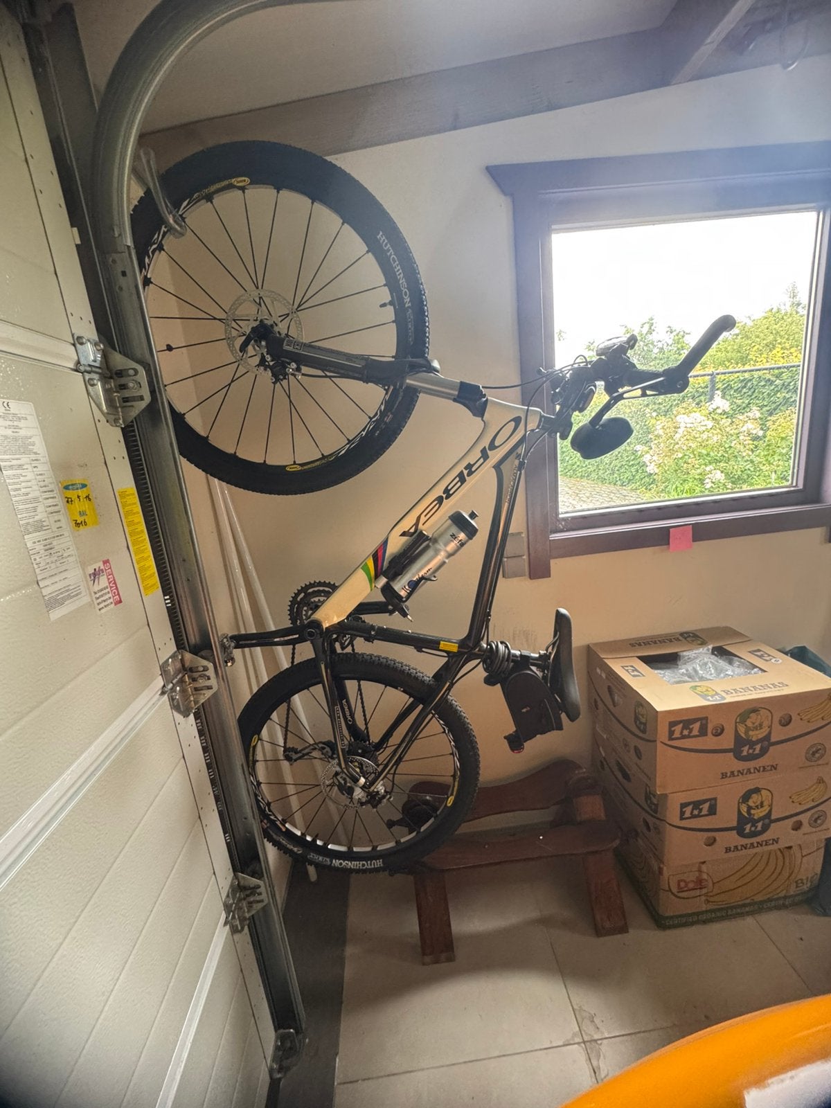 Mountainbike met paar extra banden, Fietsen en Brommers, Ophalen, Zo goed als nieuw