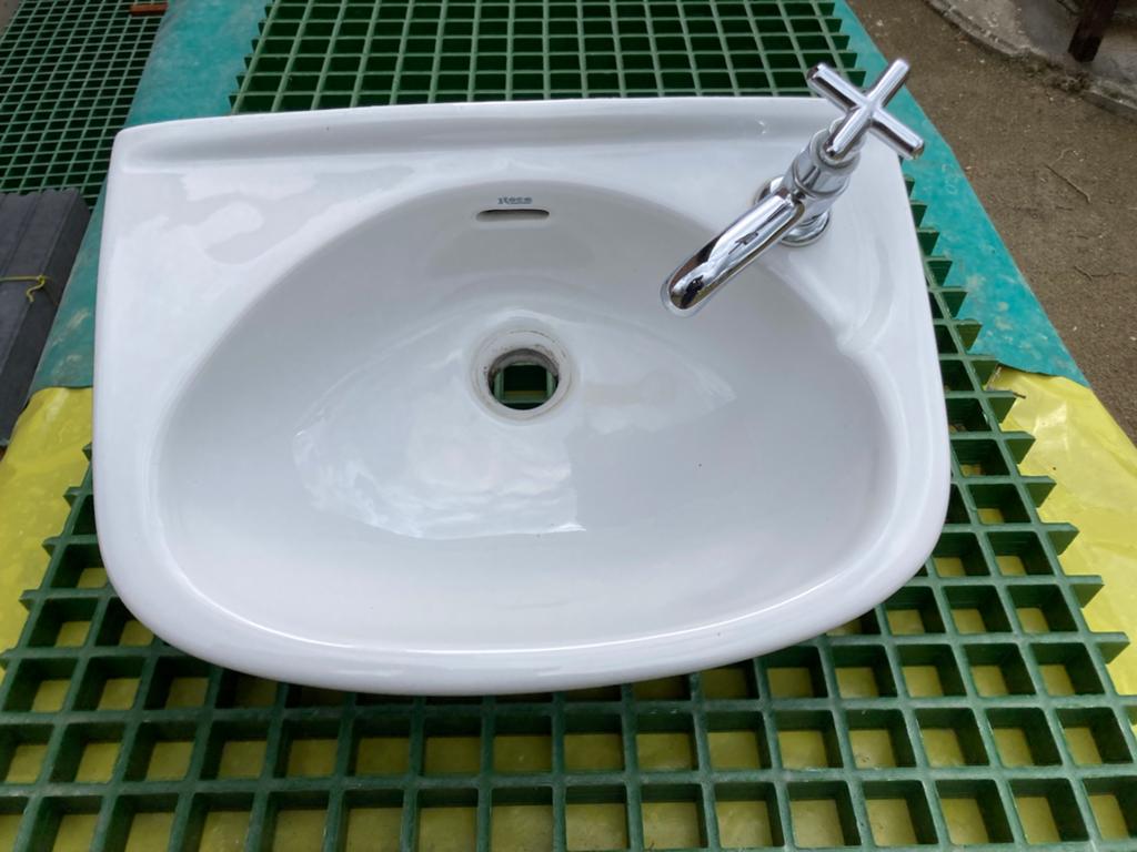 Kleine witte porseleinen gootsteen met kraan., Ophalen, Zo goed als nieuw, Inox, Kraan