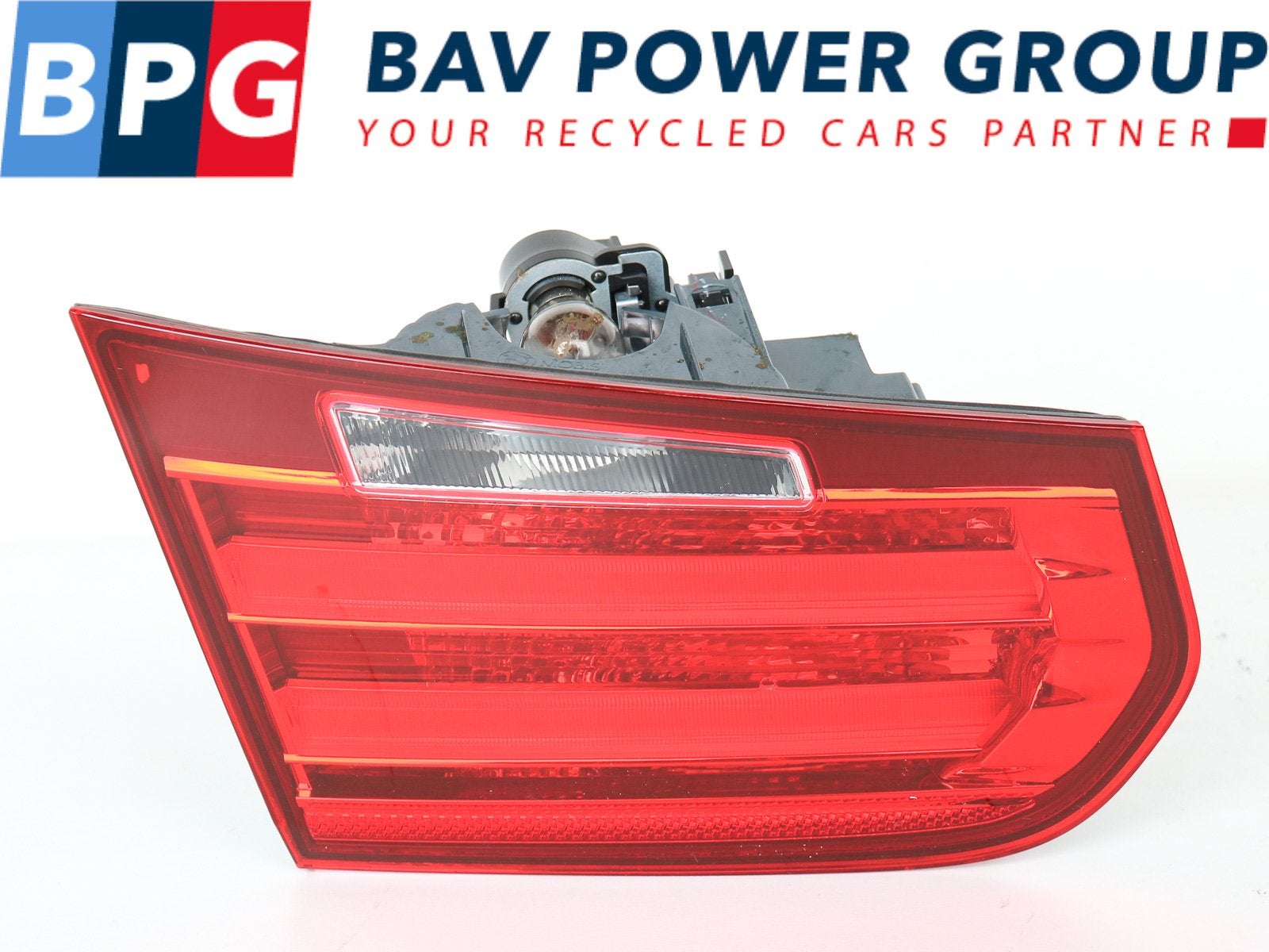 PANNEAU ARRIÈRE GAUCHE AVEC LAMPE BMW 3 serie (F30), Utilisé, BMW, Petuelring 130
80809  München, DE, Bayerische Motoren Werke AG