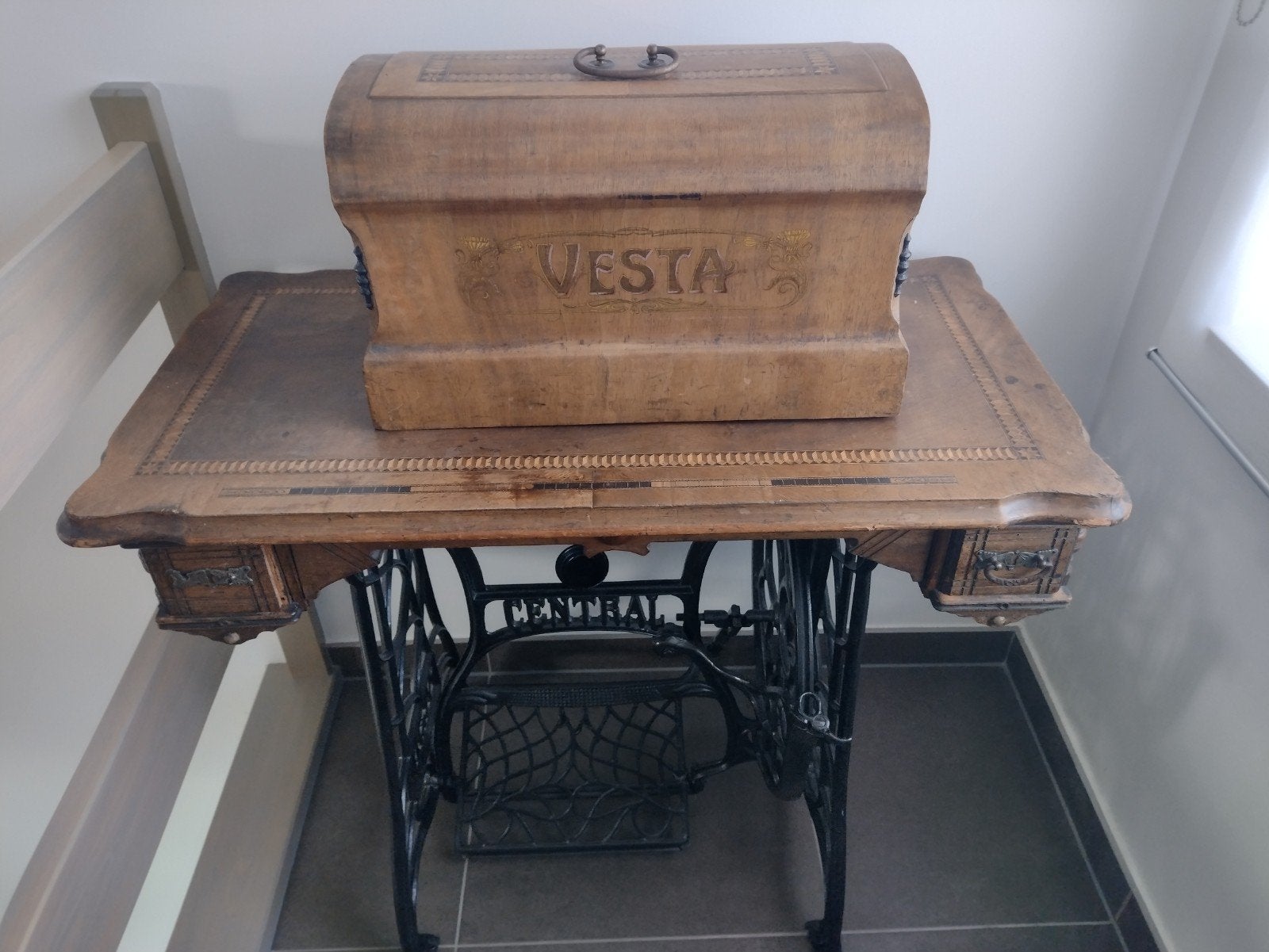 vesta central oude naaimachine, Antiek en Kunst, Ophalen