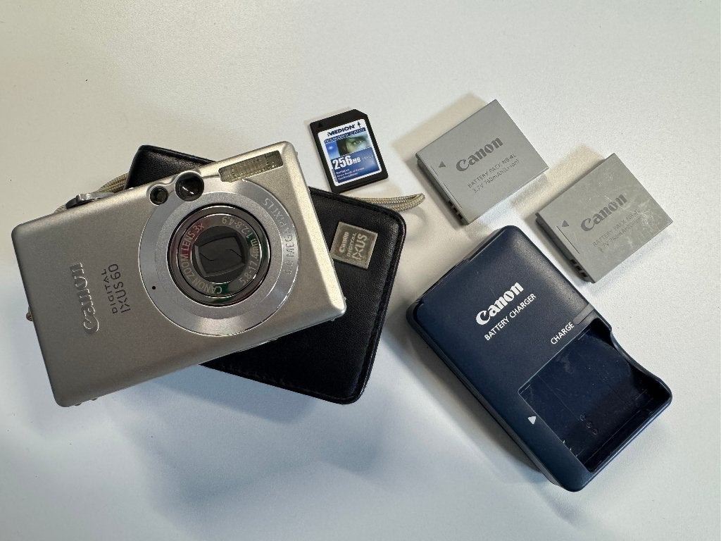 Canon IXUS 60 – 6MP – 2 accu's + lader + SD-kaart + hoes, 6 mégapixels, Canon, Moins de 4 fois, Enlèvement