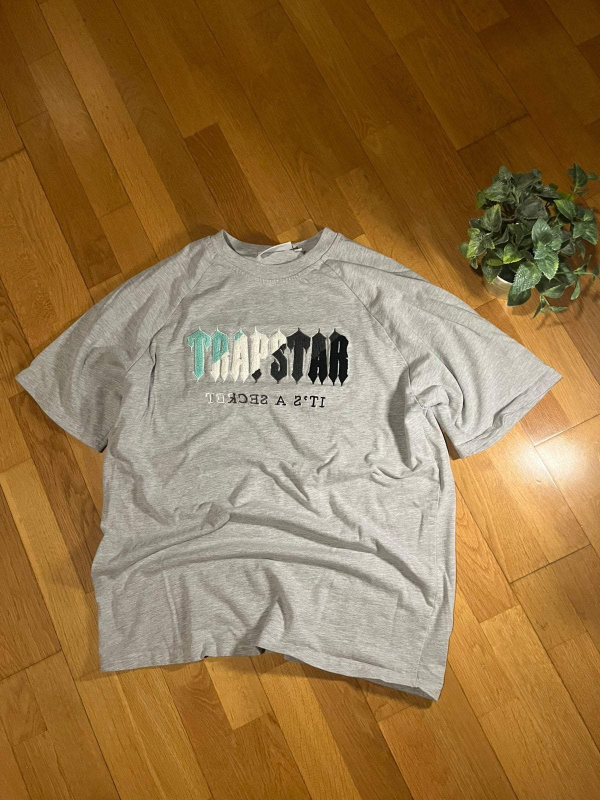 Trapstar it’s a secret tshirt wollen patroon, Ophalen of Verzenden, Zo goed als nieuw, Maat 52/54 (L), Grijs