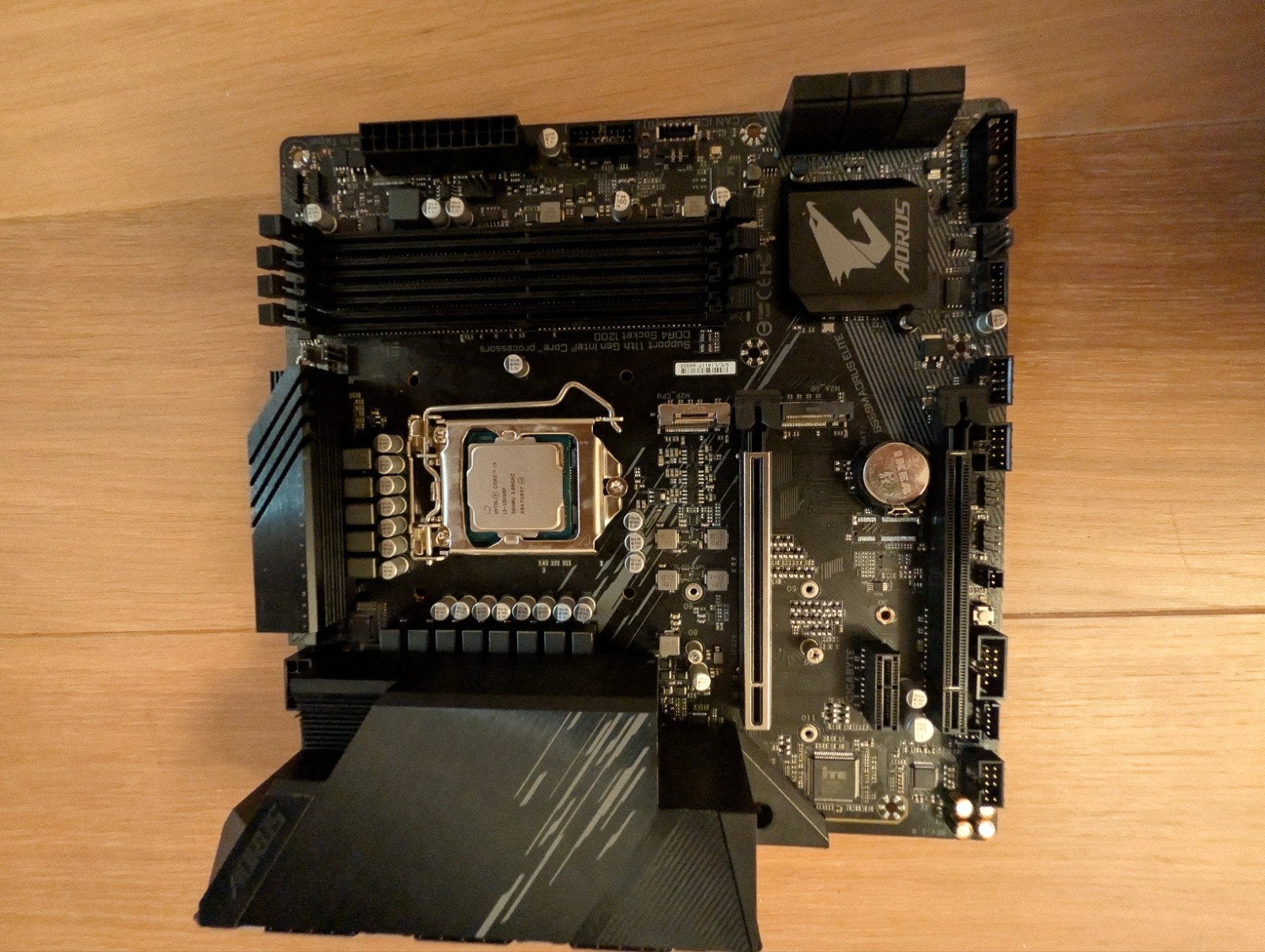 I3-10100F Gigabyte B560M Aorus ELITE en MSI MPG Z590 Gaming, Computers en Software, Moederborden, DDR4, Ophalen of Verzenden, Niet werkend