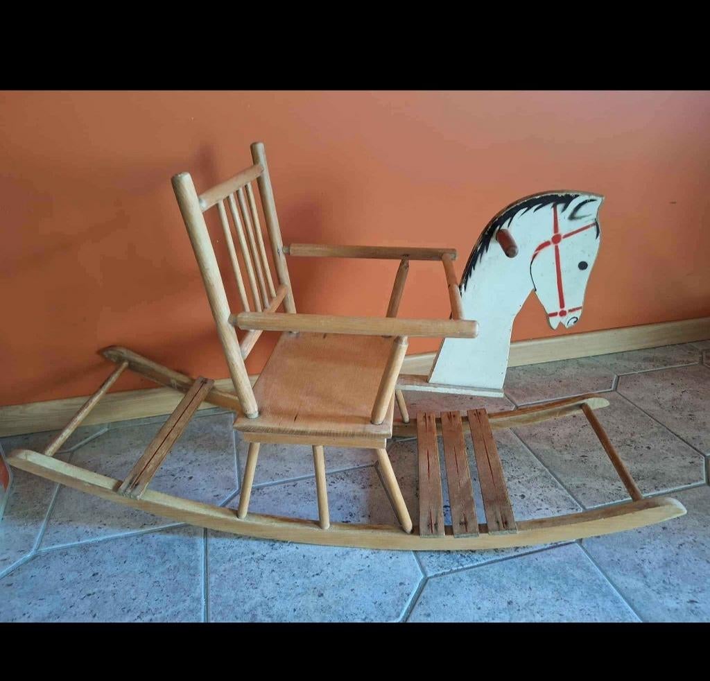 Cheval à bascule ancien, Enlèvement
