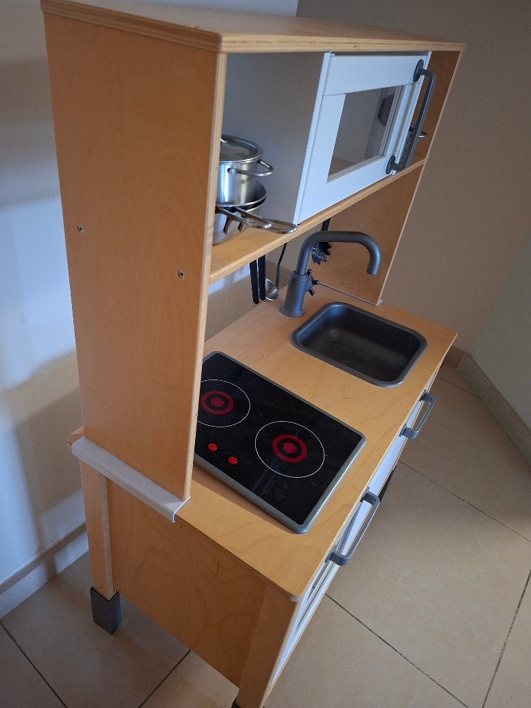 Ikea toy kitchen, Enfants & Bébés, Enlèvement, Utilisé, Bois, Jouer à la cuisine