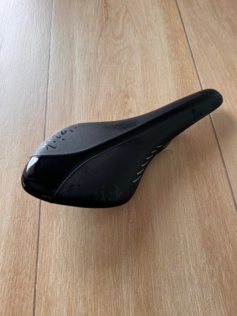 Zadel racefiets Fizik, Enlèvement, Comme neuf, Racefiets, Selle