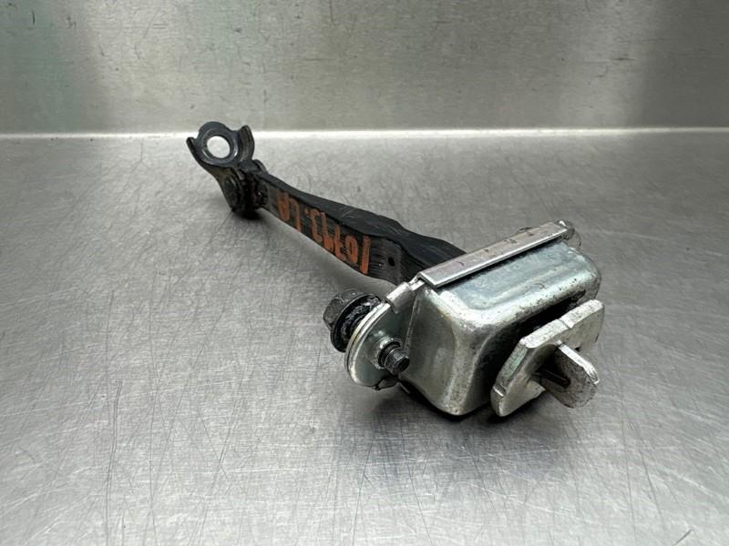 PORTIERVANGER LINKS ACHTER Nissan Pulsar (C13) (01-2013/-), Gebruikt, Achter, Nissan