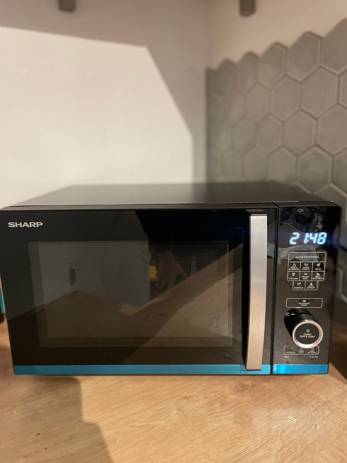 Neuf avec Garantie / Sharp YC-QS204A 20l, Electroménager, Micro-ondes, Enlèvement, Neuf, À Poser