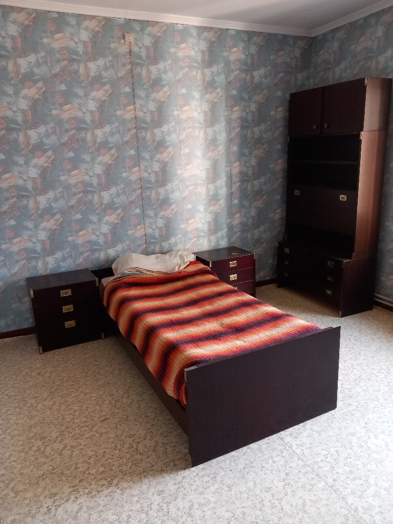 Chambre complète avec lit simple + 2 tables de chevet +.., Maison & Meubles, Une personne, Brun, Enlèvement, Utilisé
