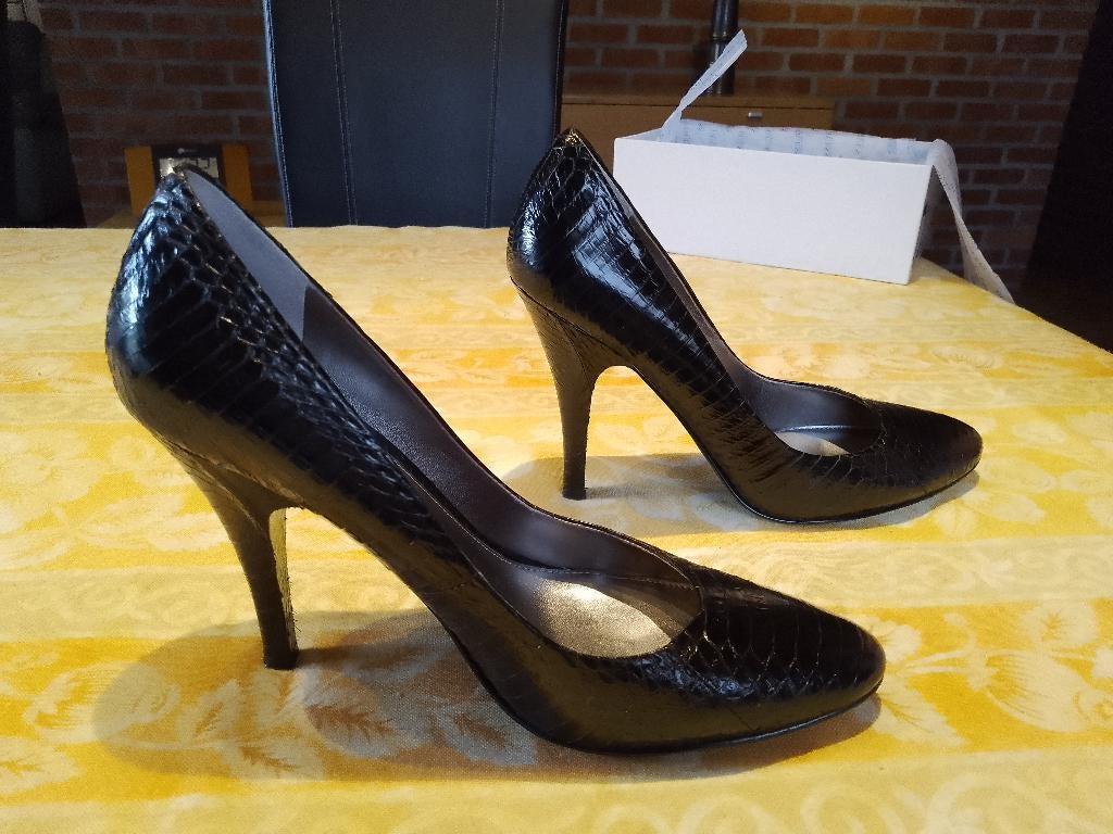 Pompen van Guess, Ophalen, Pumps, Guess, Zwart