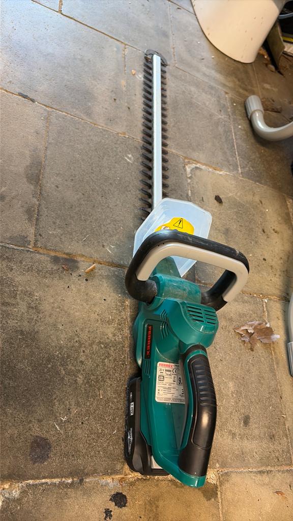 taille haie leger sur batterie, Jardin & Terrasse, Enlèvement, Comme neuf, Batterie