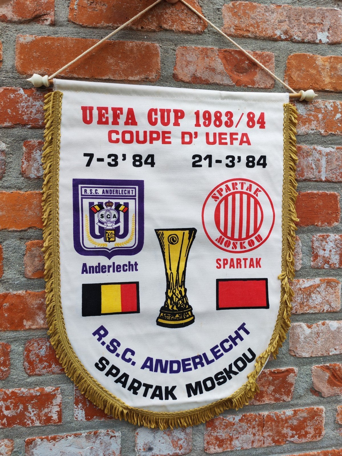 RSC Anderlecht Spartak Moskou 1984 Europa Cup

Fanion vaan, Verzamelen, Ophalen of Verzenden