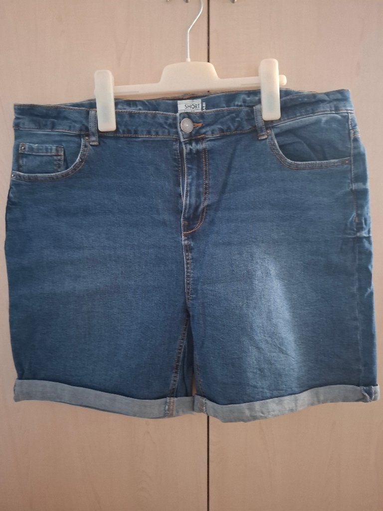 Short Kiabi : taille 48, Kiabi, Enlèvement ou Envoi, Comme neuf, Pantalon ou Jeans