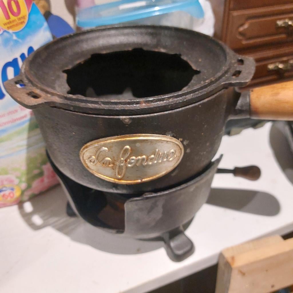 Fondue stel in gietijzer, Enlèvement