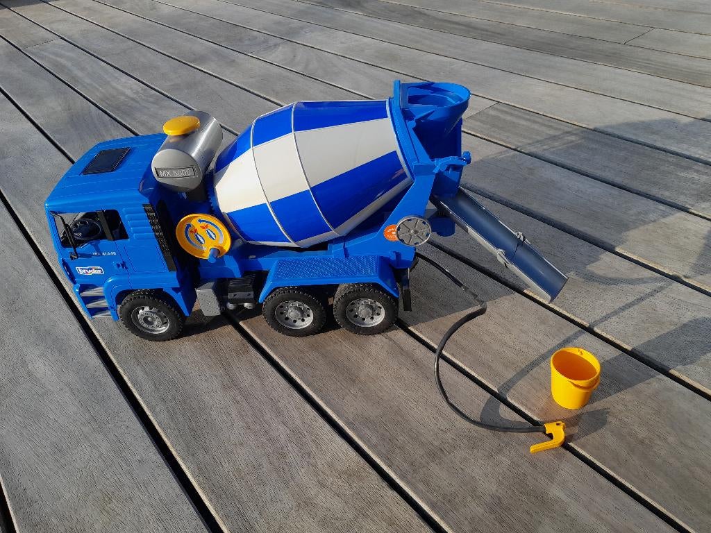 Betonmixer Bruder 02739 MAN TGA schaal 1:16, Ophalen, Zo goed als nieuw