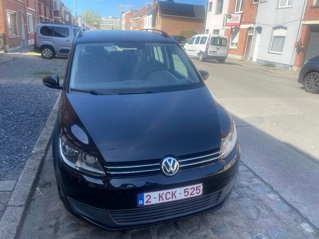 Te koop volkswagen Touran 1.6TDI Automaat!, Auto's, Euro 5, 4 cilinders, 1600 cc, Zwart