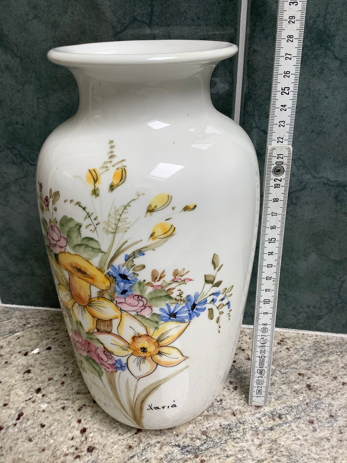Vaas met bloemenprint. H= 28 cm. €, Huis en Inrichting, Woonaccessoires | Vazen, 28 cm, Meerkleurig, Ophalen of Verzenden, Zo goed als nieuw