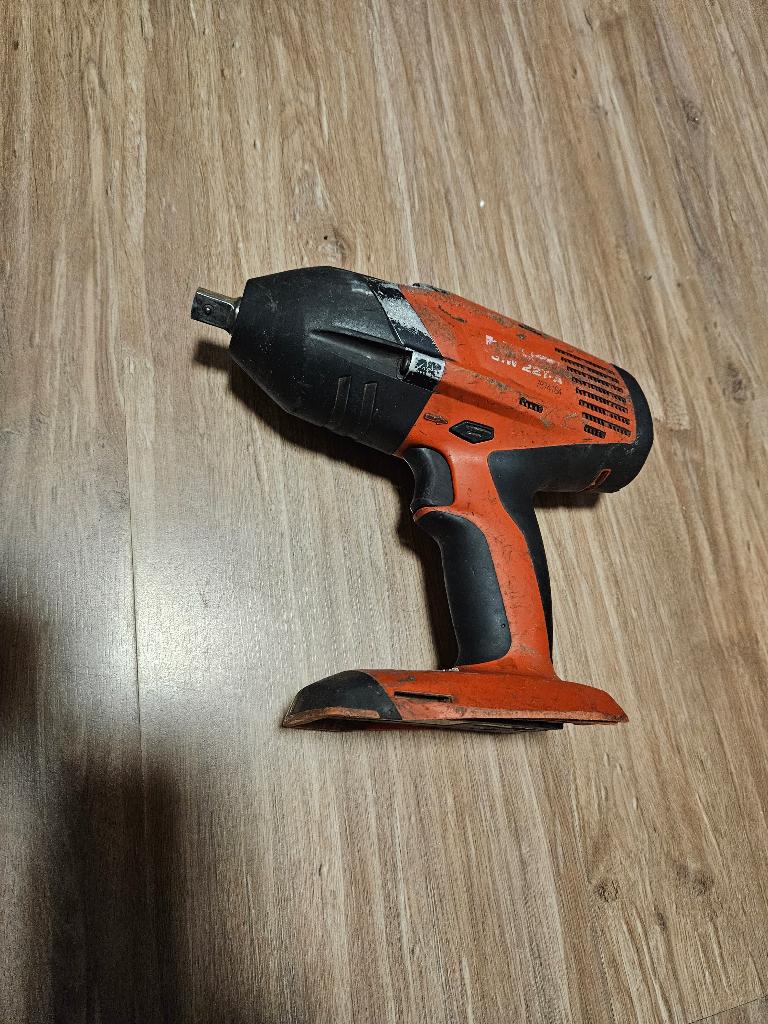 Slagmoersleutel Hilti 22 Volt grote zware model !, Auto diversen, Autogereedschap, Ophalen, Gebruikt