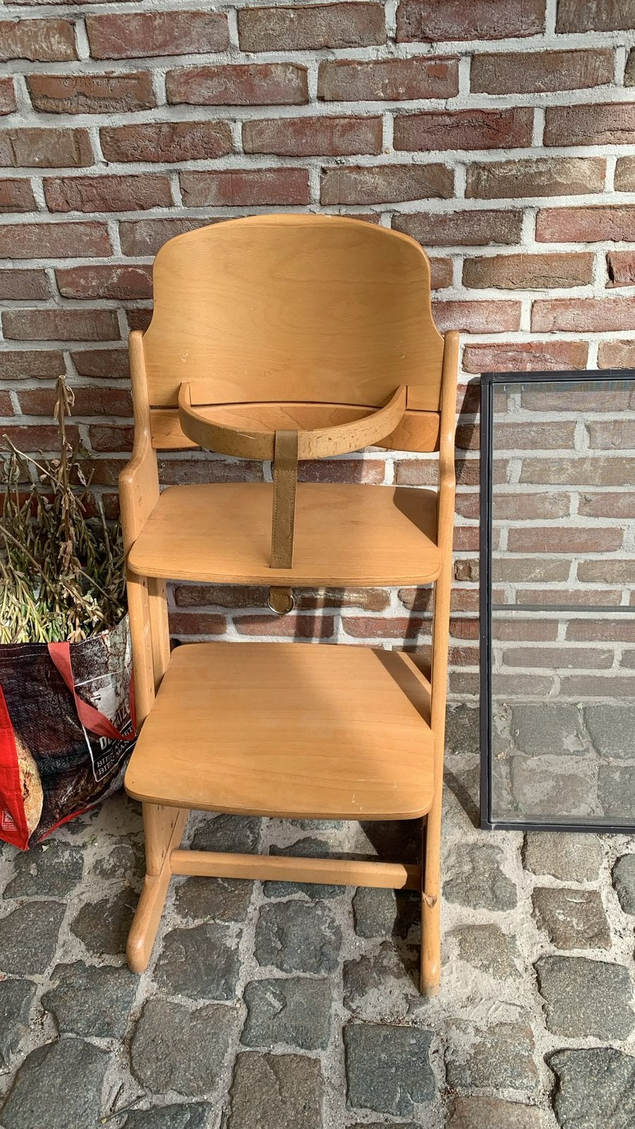 Houten eetstoel, Kinderen en Baby's, Kinderstoelen, Ophalen, Zo goed als nieuw
