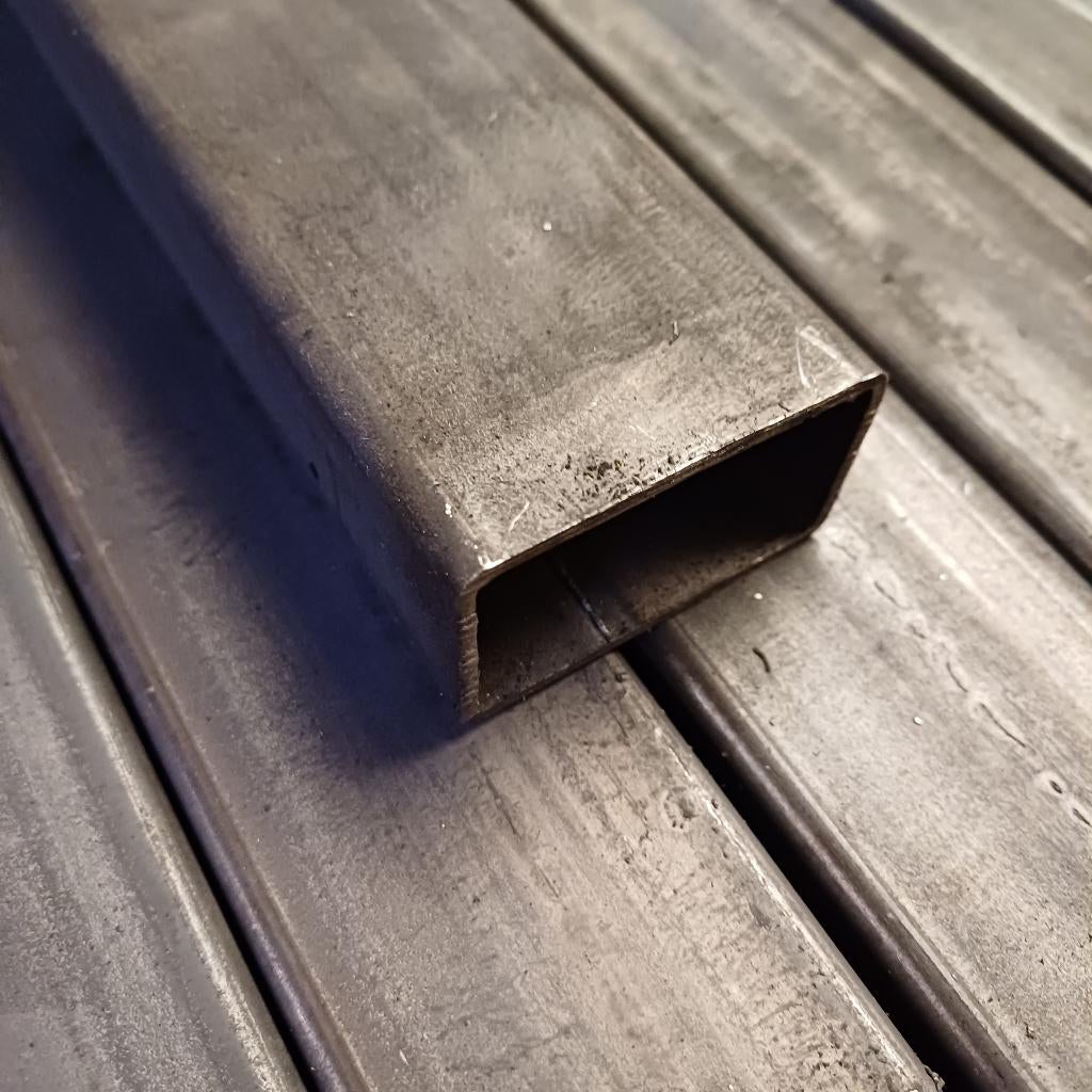 Stalen buizen 50x30x2 lengte +/- 197 cm, Doe-het-zelf en Bouw, Metalen, Ophalen