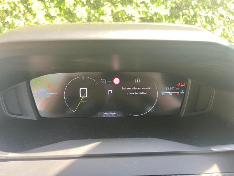 Peugeot 208 II & e- Allure, Automaat, Parkeersensor, 1199 cc, Zwart