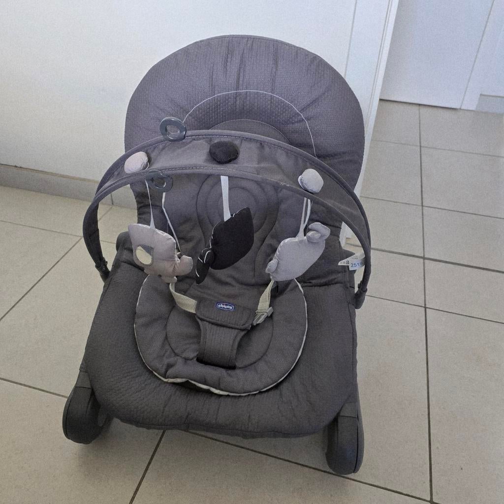 Wipstoeltje Chicco (grijs) 0m+ max 18kg, Kinderen en Baby's, Ophalen, Wipstoel, Chicco