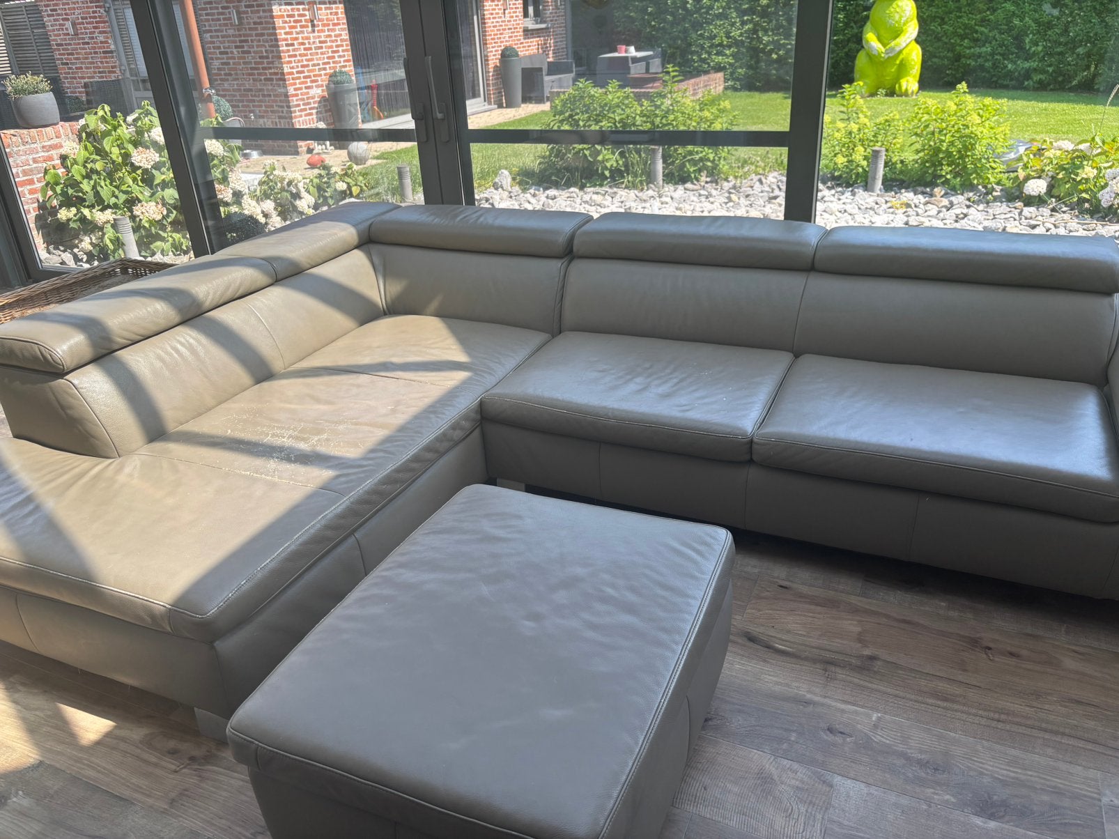 Hoekzetel met poef leder- slijtage- GRATIS, Huis en Inrichting, Zetels | Complete zithoeken, Gebruikt, Leer, Ophalen