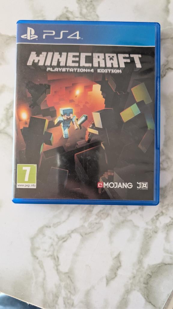 Minecraft PS4, Online, Ophalen of Verzenden, Zo goed als nieuw, 3 spelers of meer