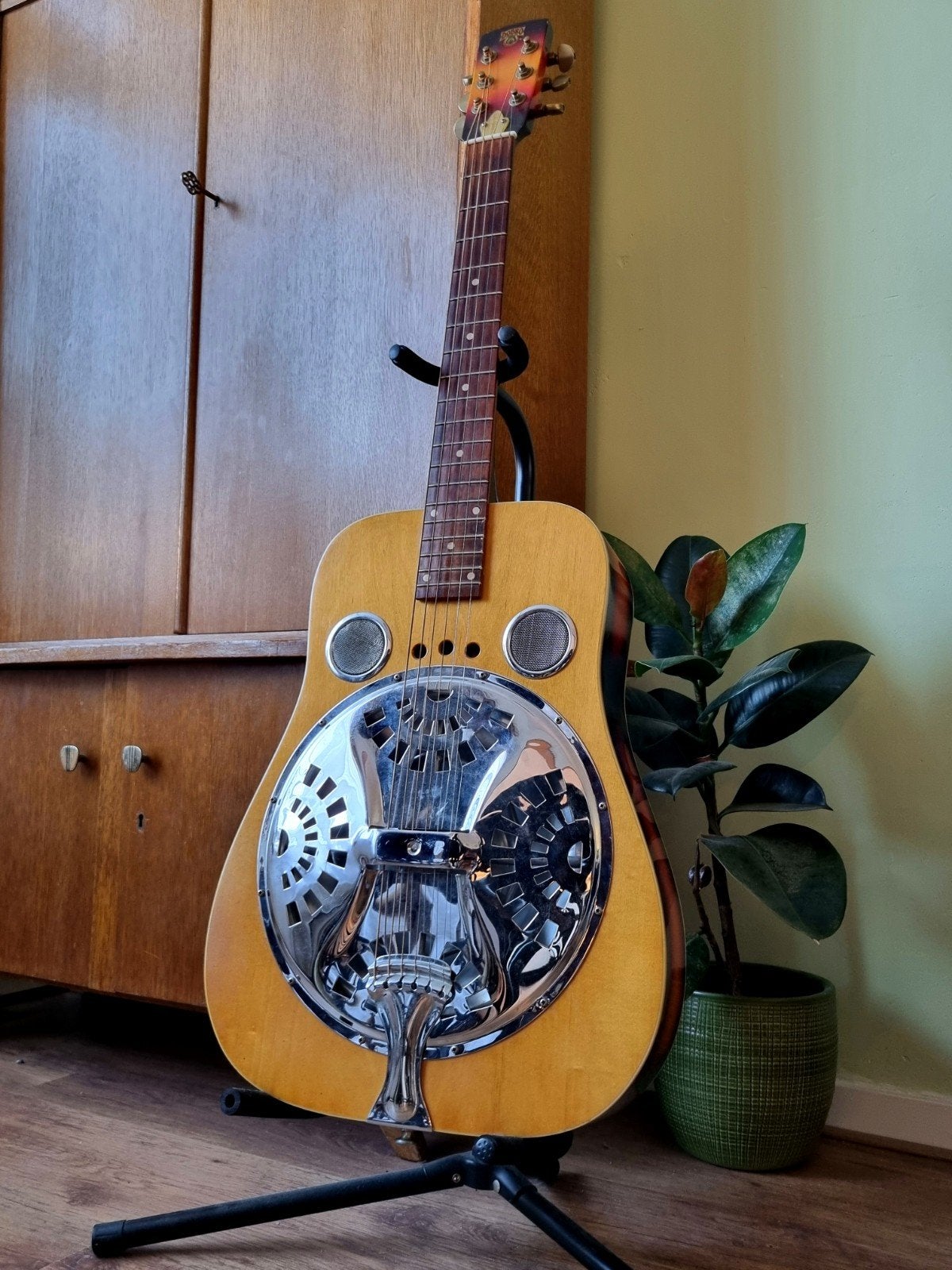 1976 - Dobro Model 114, Ophalen of Verzenden, Gebruikt, Resonator- of Dobrogitaar, Met koffer