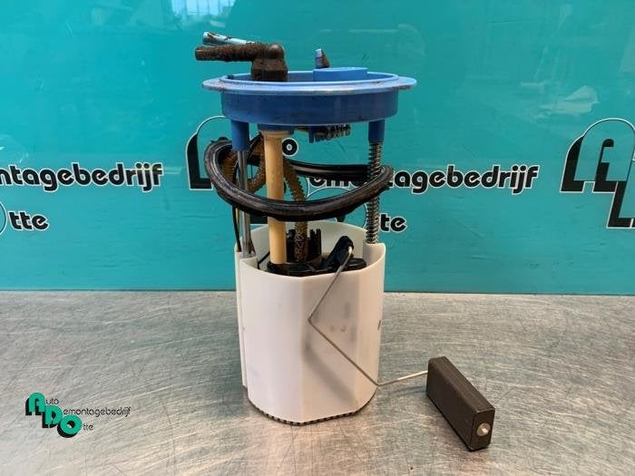 Pompe carburant électrique d'un Volkswagen Golf (Golf 09-), Autos : Pièces & Accessoires, Volkswagen, -, 3 mois de garantie, Utilisé