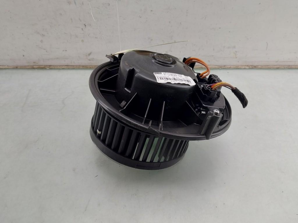 VENTILATEUR RADIATEUR MOTEUR Seat Leon (5FB), Valeo, Utilisé, 100, rue de Courcelles
75017  Paris, FR, Seat