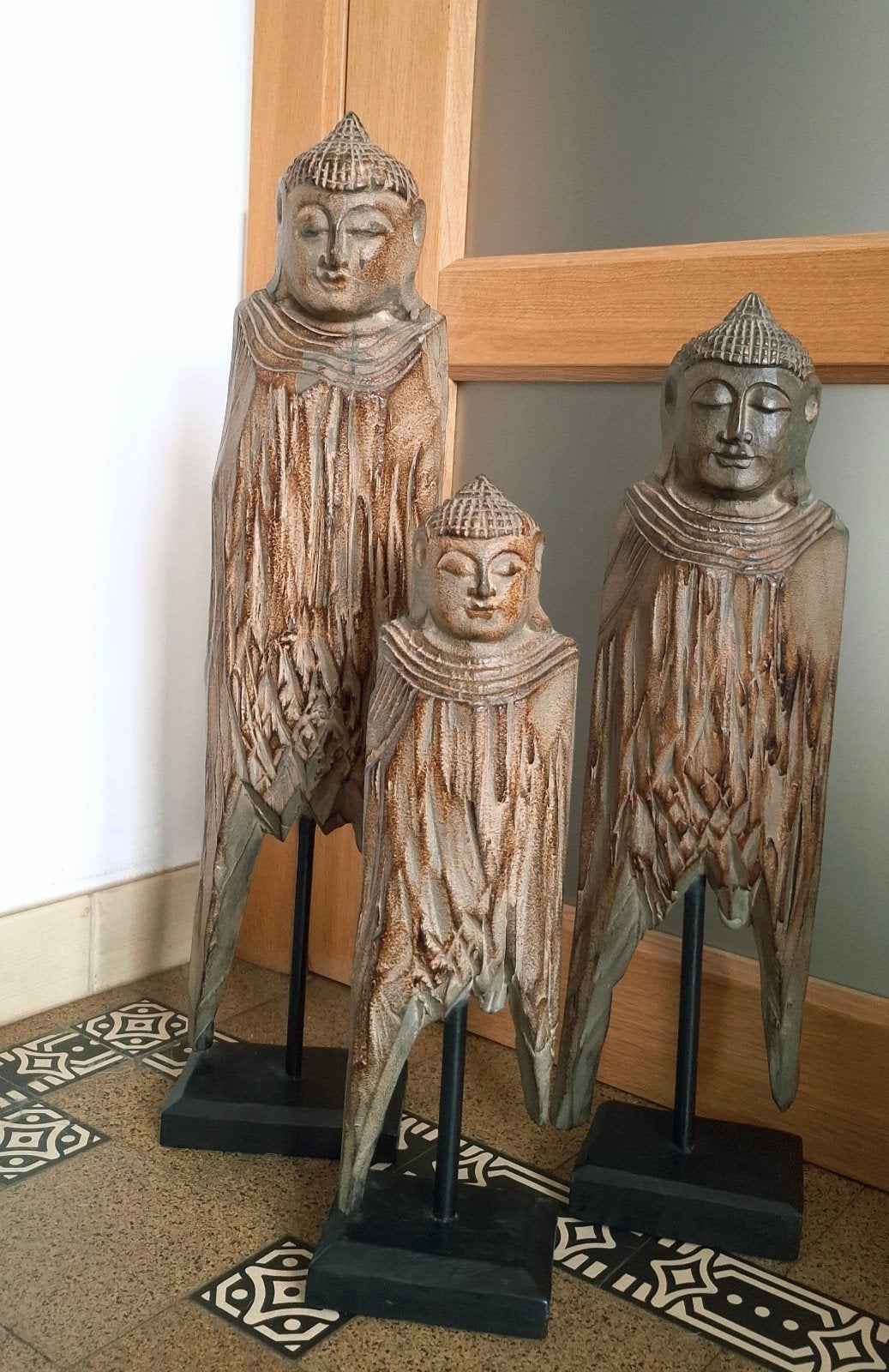 Bouddha debout en bois d’albesia, le trio., Maison & Meubles, Accessoires pour la Maison | Statues de Bouddha, Enlèvement, Bois