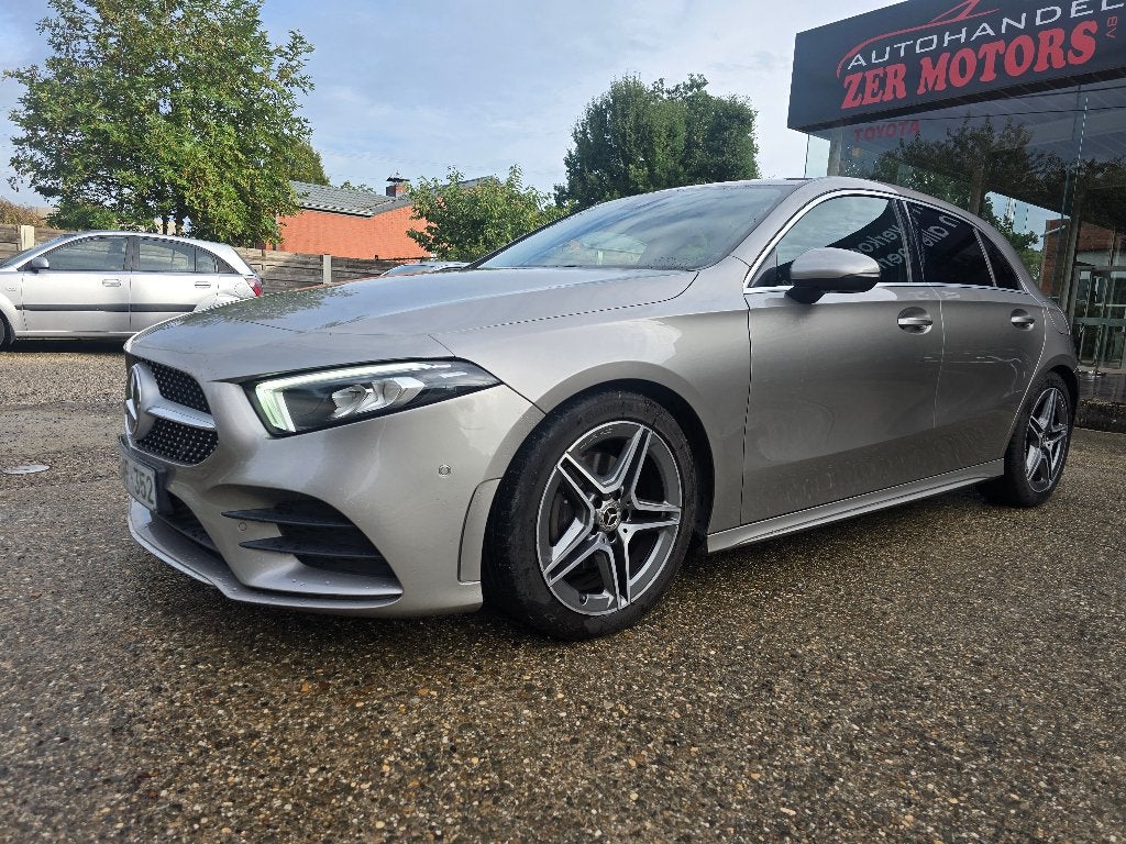 Mercedes A180 BENZINE amg pack, Auto's, Euro 6, https://public.car-pass.be/vhr/55a0532f-e4e4-43b7-8d03-4f9ee8e0099f, Alcantara