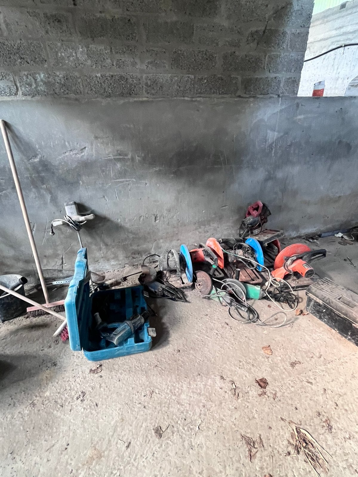 Lot gereedschap, Ophalen