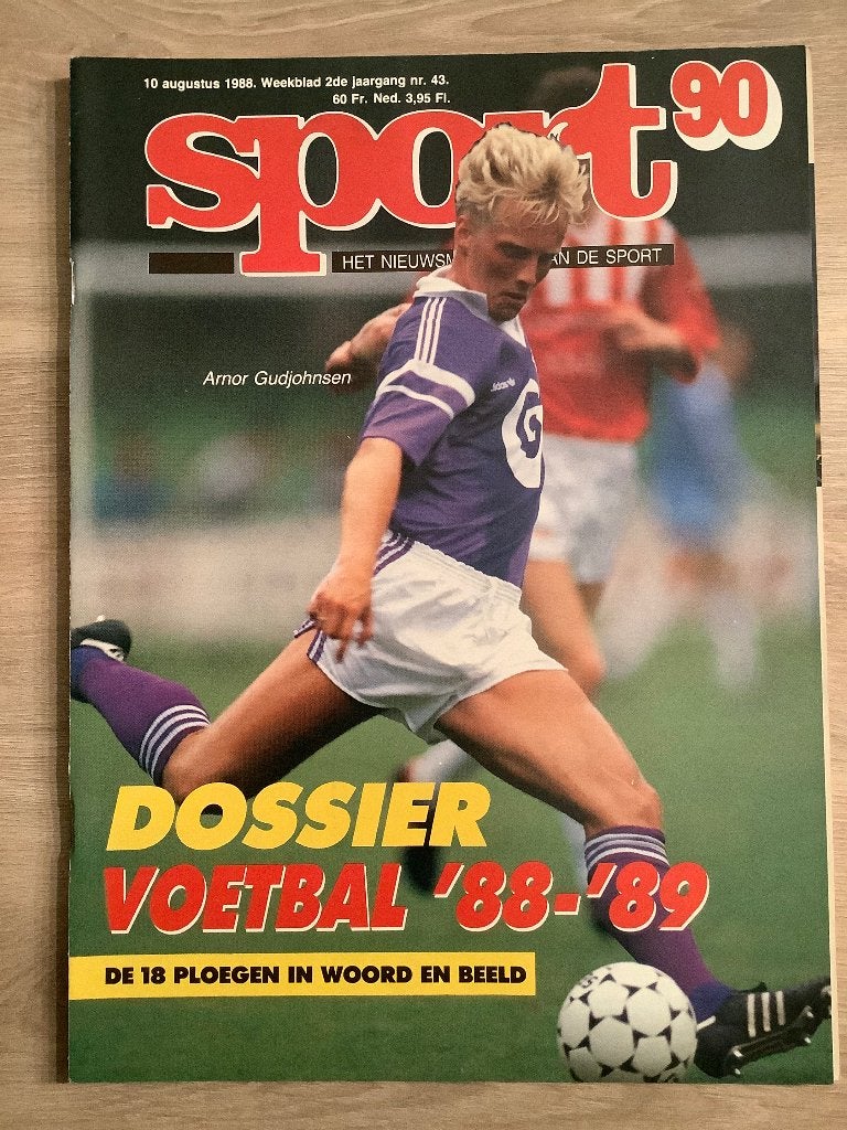 Voetbalgids seizoen 1988-1989 - Sport 90 Magazine, Ophalen of Verzenden, Balsport, Sport Magazine, Zo goed als nieuw
