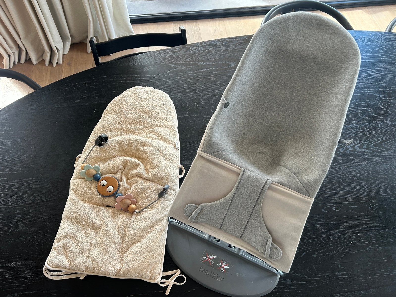 Baby bjorn wipstoel met wasbare hoes en bijhorend speeltje, Enfants & Bébés, Relax bébé, Autres marques, Enlèvement ou Envoi, Utilisé