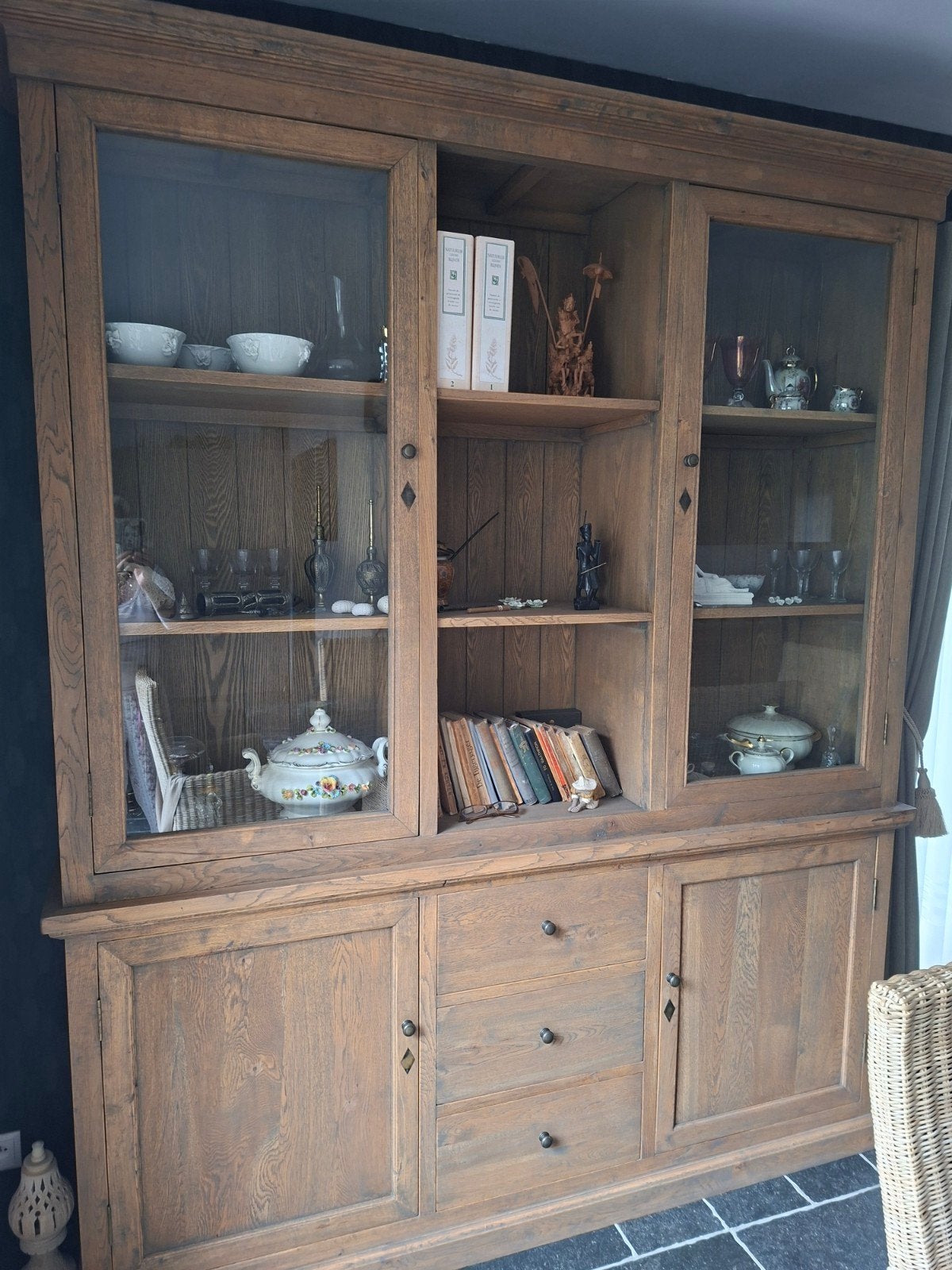 Wandkast  en dressuur   vol hout, Ophalen