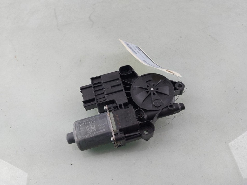 MOTEUR LEVE VITRE ELECTRIQUE Skoda Scala (|2Q1959406C|), Utilisé, Skoda