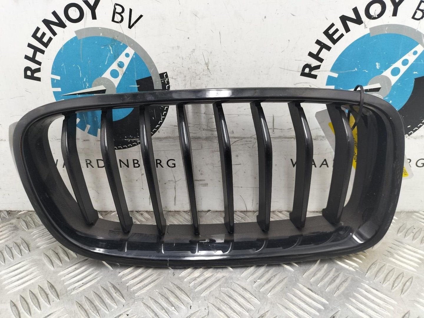 BMW 3 SERIES 320i High Executive  GRILLE 2012, Enlèvement ou Envoi, Utilisé, ARN reconnu