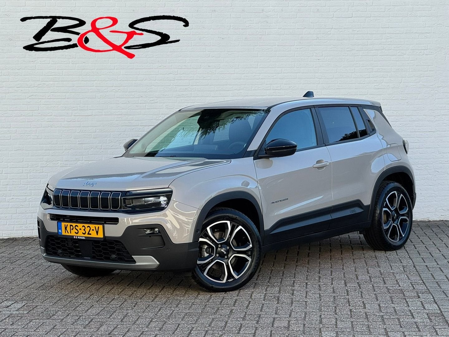 Jeep Avenger Summit 54 kWh SOH 96% Clima Camera Carplay Adap, Auto's, Jeep, Zwart, Bruin, 393 km, SUV of Terreinwagen