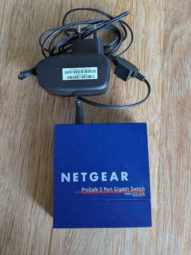 NetGear GS105 gigabit-switch met 5 poorten, Computers en Software, Netwerk switches, Ophalen, Gebruikt