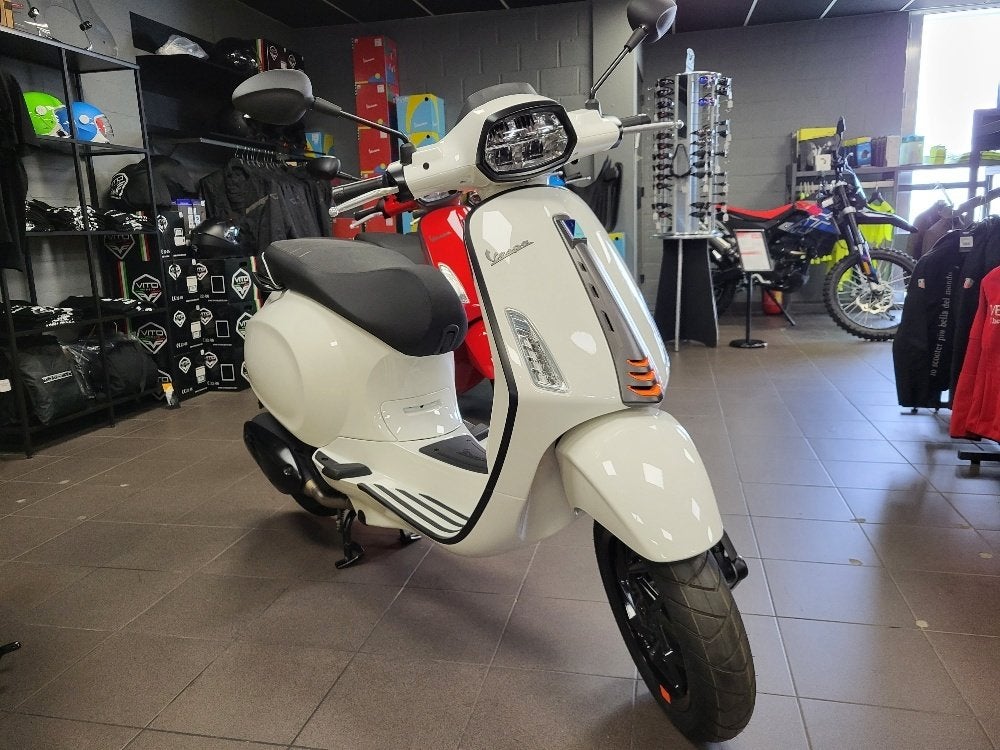 Vespa Sprint S 125cc Stock deals, Motoren, Scooter, Nieuw, Bedrijf, 125 cc